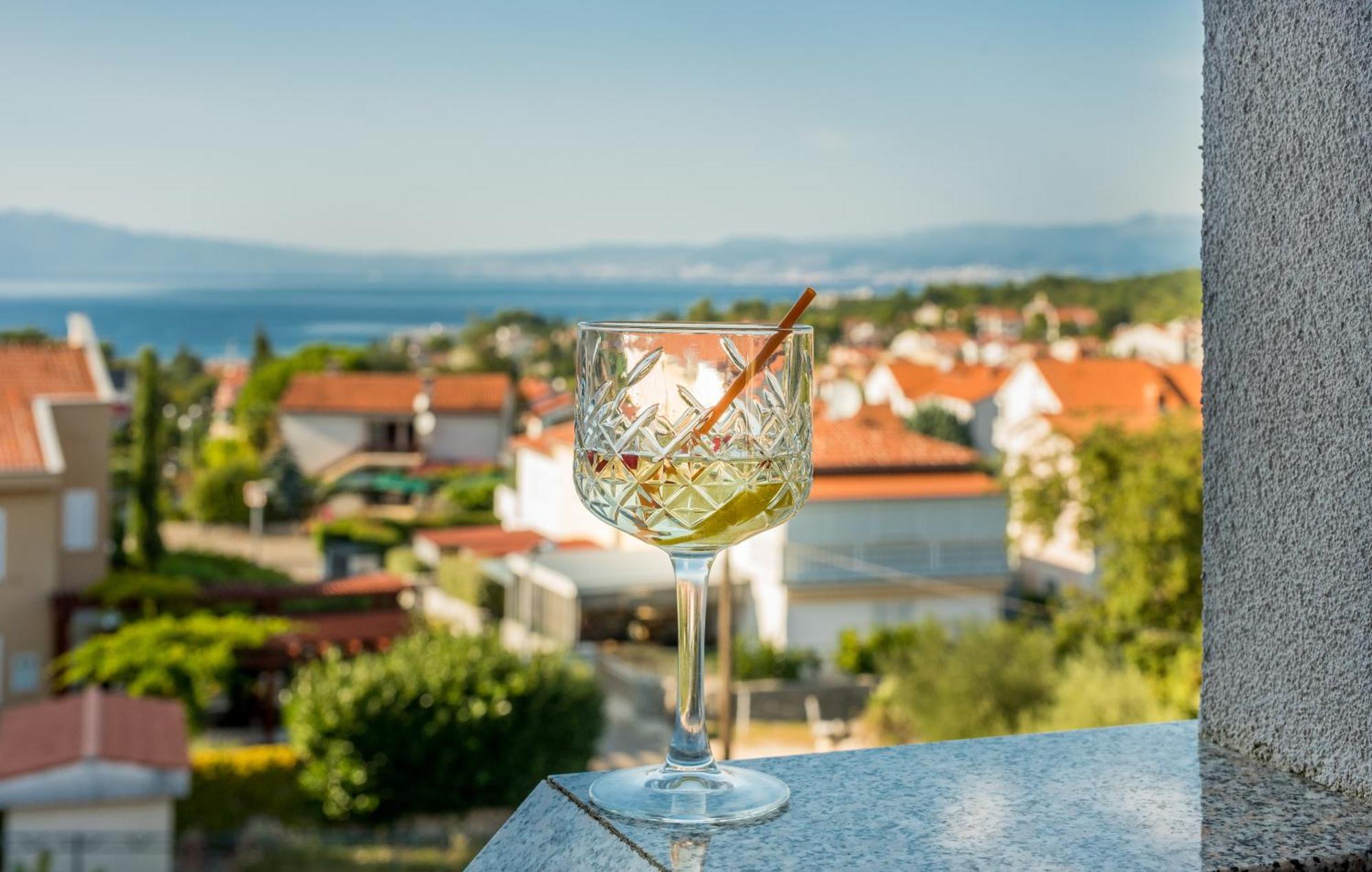 Apartments Kvarner Malinska Buitenkant foto